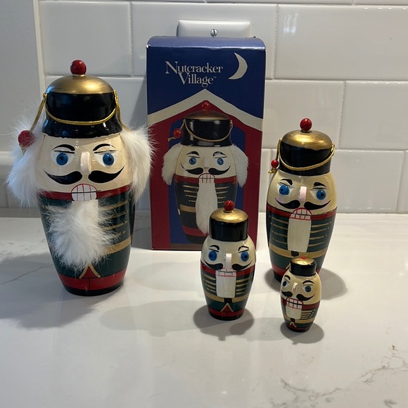 Nutcracker Village Holiday Nutcracker Village Set Of Four Nested
